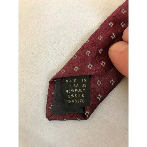 VTG Beau Brummell Red Dots Men's Polyester Blend Necktie Classic Neck Tie - Picture 4 of 4